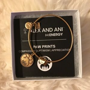 Alex and Ani Pawprint bracelet